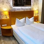 Pensionat Am Pollingpark 3*