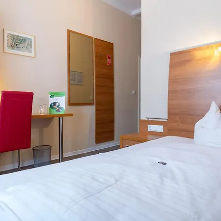 Am Pollingpark 3* Dessau-Rosslau