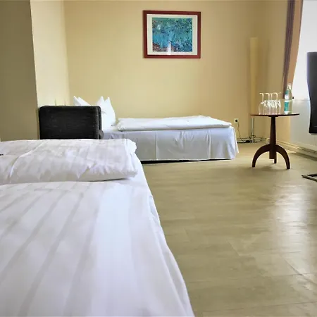 Am Pollingpark Πανσιόν 3*